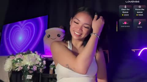 NICOLE online show from April 8, 2026, 7:36 pm