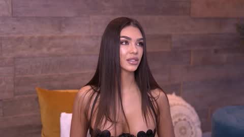 Nicole online show from October 30, 2025, 7:32 am