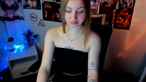 Nicole online show from October 12, 2025, 6:45 am