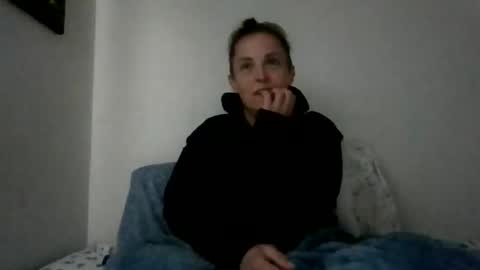 Nicole online show from March 16, 2026, 11:31 pm