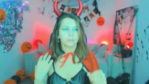 nicolehits online show from October 31, 2025, 6:03 am