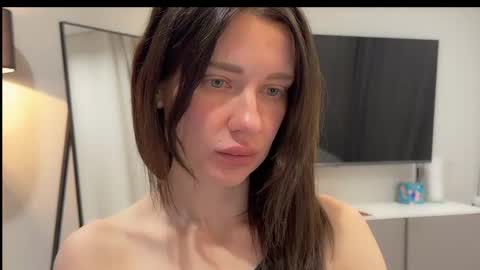 nicolekira online show from March 22, 2026, 4:43 pm