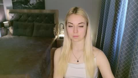 NicoleStunning online show from May 16, 2026, 5:59 am