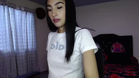 Nicole online show from November 25, 2025, 10:43 pm