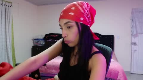 Nicole online show from December 18, 2025, 11:33 pm