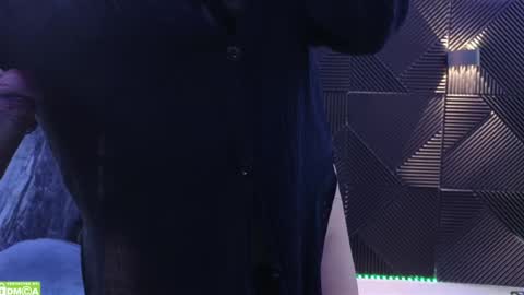 Snapshot of nicollbashel chatting on March 10, 2025, 1:10 pm Nicoll Independent model online show from March 10, 2025, 1:10 pm