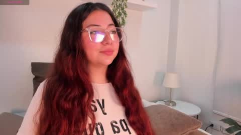 nicolle_evanss_ online show from April 25, 2026, 4:15 am