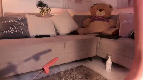 Snapshot of nicolle_foxy chatting on February 26, 2025, 11:26 pm Nicolle online show from February 26, 2025, 11:26 pm