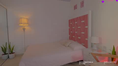  NEW instagram nicollemitchelle online show from September 23, 2025, 10:40 am