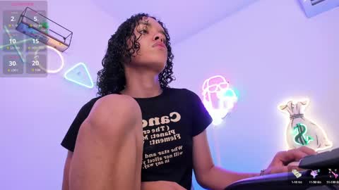 Snapshot of nicolle_smithh_ chatting on April 11, 2026, 12:20 pm nicolle_smithh_ online show from April 11, 2026, 12:20 pm