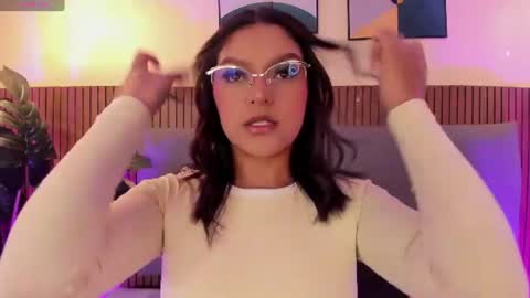 NICOLLE EVANS online show from July 15, 2026, 12:32 pm