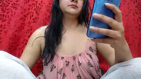 NICOLLE online show from October 17, 2025, 9:50 pm