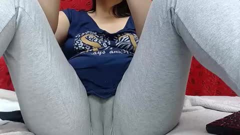 NICOLLE online show from November 30, 2025, 12:03 am