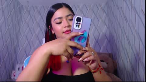 Snapshot of nicolletaylorq chatting on January 28, 2025, 4:50 am Nicolle Miley online show from January 28, 2025, 4:50 am