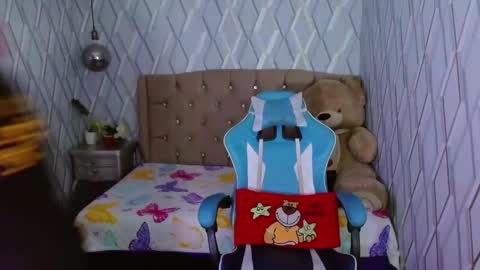 Snapshot of nicolletaylorq chatting on February 19, 2025, 4:12 am Nicolle Miley online show from February 19, 2025, 4:12 am