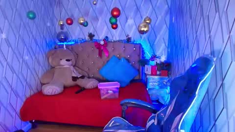 Snapshot of nicolletaylorq chatting on December 14, 2025, 4:07 am Nicolle Miley online show from December 14, 2025, 4:07 am