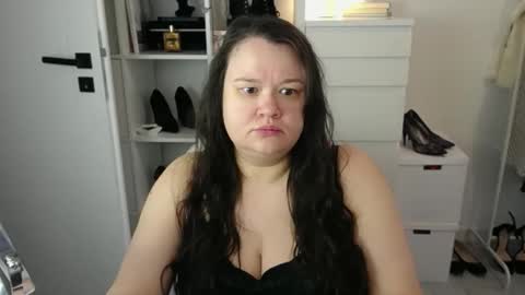 Holly online show from March 29, 2026, 6:35 am