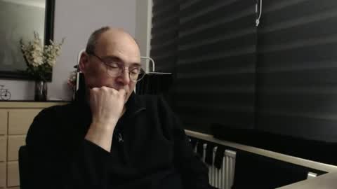 Snapshot of nightkeeper63 chatting on January 7, 2026, 12:35 am nightkeeper63 online show from January 7, 2026, 12:35 am