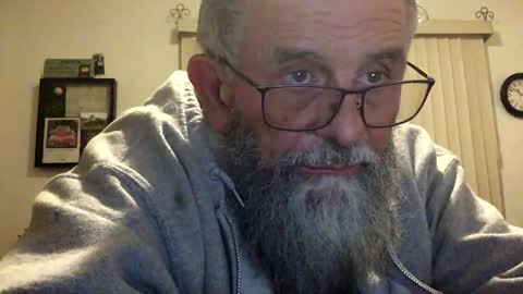 nightmoves1970 online show from November 4, 2025, 3:49 am