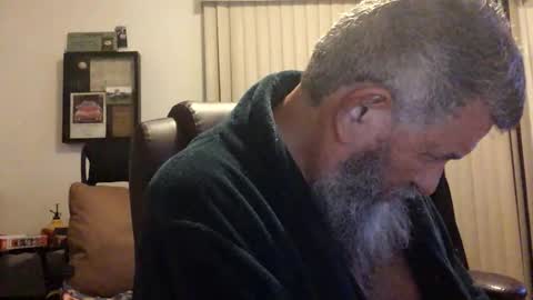 nightmoves1970 online show from November 6, 2025, 4:46 am