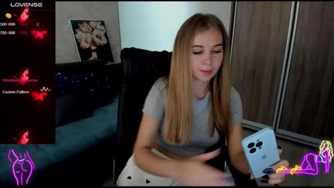 nigo_nika online show from September 23, 2025, 11:57 am