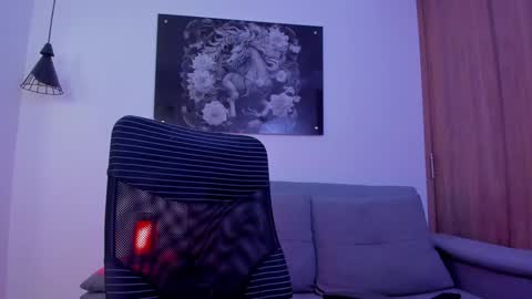 Snapshot of niickcooper chatting on December 7, 2024, 1:14 am Niick online show from December 7, 2024, 1:14 am