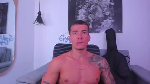 Snapshot of niickcooper chatting on January 23, 2025, 1:08 am Niick online show from January 23, 2025, 1:08 am