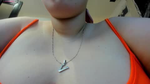 Anni online show from October 13, 2025, 4:51 pm