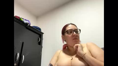 Anni online show from November 3, 2025, 7:48 pm