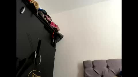 Anni online show from January 6, 2026, 8:01 pm