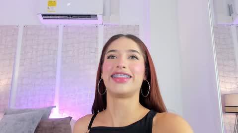 Snapshot of niicole_steele chatting on January 28, 2025, 5:14 pm Niicole online show from January 28, 2025, 5:14 pm