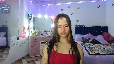 Nicolee   online show from October 22, 2025, 9:25 pm