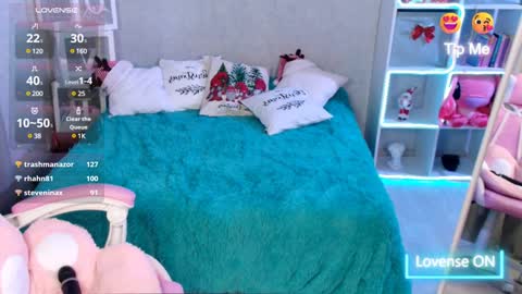 Snapshot of niicolle18 chatting on December 24, 2024, 9:17 am Nicole online show from December 24, 2024, 9:17 am