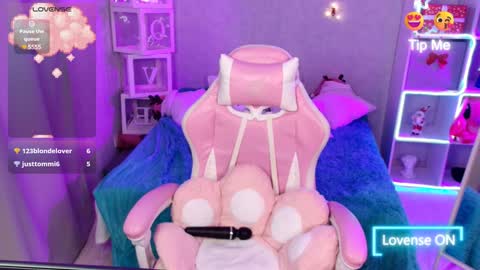 Snapshot of niicolle18 chatting on December 28, 2024, 4:09 pm Nicole online show from December 28, 2024, 4:09 pm