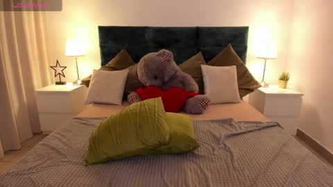 niiik_miiiki online show from February 5, 2025, 11:12 am