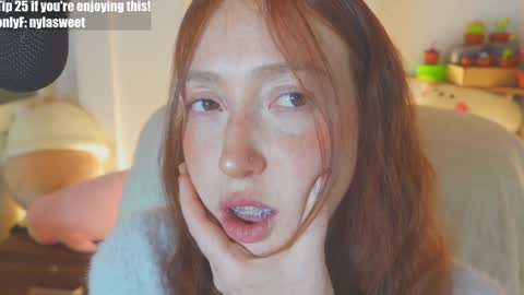 Snapshot of niilaa chatting on October 21, 2025, 5:19 am of Nylasweet online show from October 21, 2025, 5:19 am