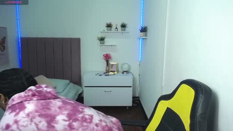          online show from December 3, 2024, 3:22 pm