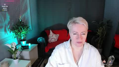 Snapshot of nika_smit chatting on February 7, 2026, 5:33 am Nika online show from February 7, 2026, 5:33 am