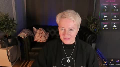 Snapshot of nika_smit chatting on February 20, 2026, 5:37 am Nika online show from February 20, 2026, 5:37 am