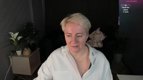 Snapshot of nika_smit chatting on March 6, 2026, 9:17 am Nika online show from March 6, 2026, 9:17 am