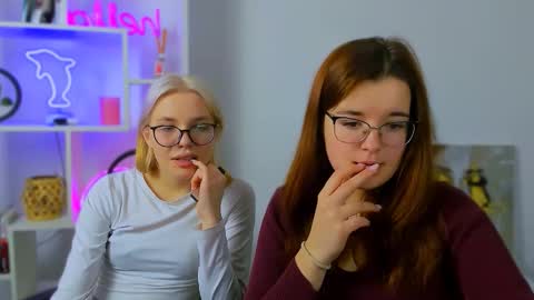 Snapshot of nika_still chatting on December 18, 2025, 9:59 am Little Angel online show from December 18, 2025, 9:59 am