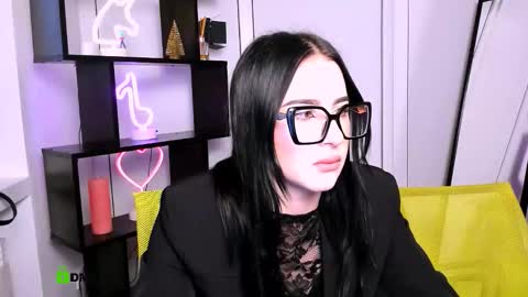 Snapshot of nika_still chatting on December 19, 2025, 10:33 am Little Angel online show from December 19, 2025, 10:33 am