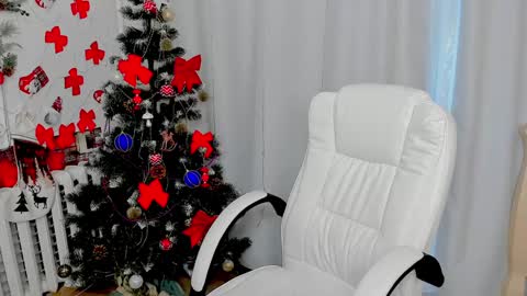 Snapshot of nika_tailor chatting on December 13, 2024, 8:30 am Nika online show from December 13, 2024, 8:30 am