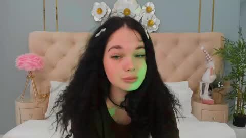 Snapshot of nikaflowers chatting on December 9, 2024, 6:34 am Nika online show from December 9, 2024, 6:34 am
