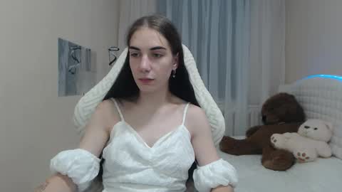 nikastarkk online show from September 10, 2025, 8:03 am