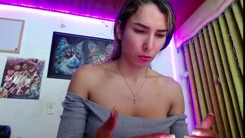 Snapshot of niki_1998 chatting on February 24, 2025, 12:52 am Natalia online show from February 24, 2025, 12:52 am