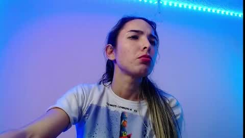 Snapshot of niki_1998 chatting on March 11, 2025, 3:26 am Natalia online show from March 11, 2025, 3:26 am