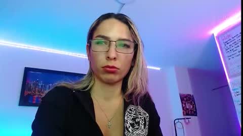 Snapshot of niki_1998 chatting on September 14, 2025, 11:48 pm Natalia online show from September 14, 2025, 11:48 pm