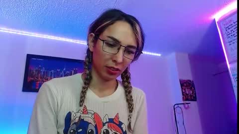 Snapshot of niki_1998 chatting on September 16, 2025, 4:52 pm Natalia online show from September 16, 2025, 4:52 pm