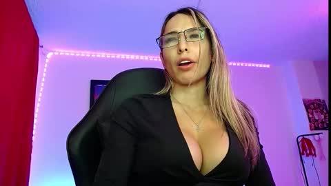 Snapshot of niki_1998 chatting on October 2, 2025, 12:06 am Natalia online show from October 2, 2025, 12:06 am